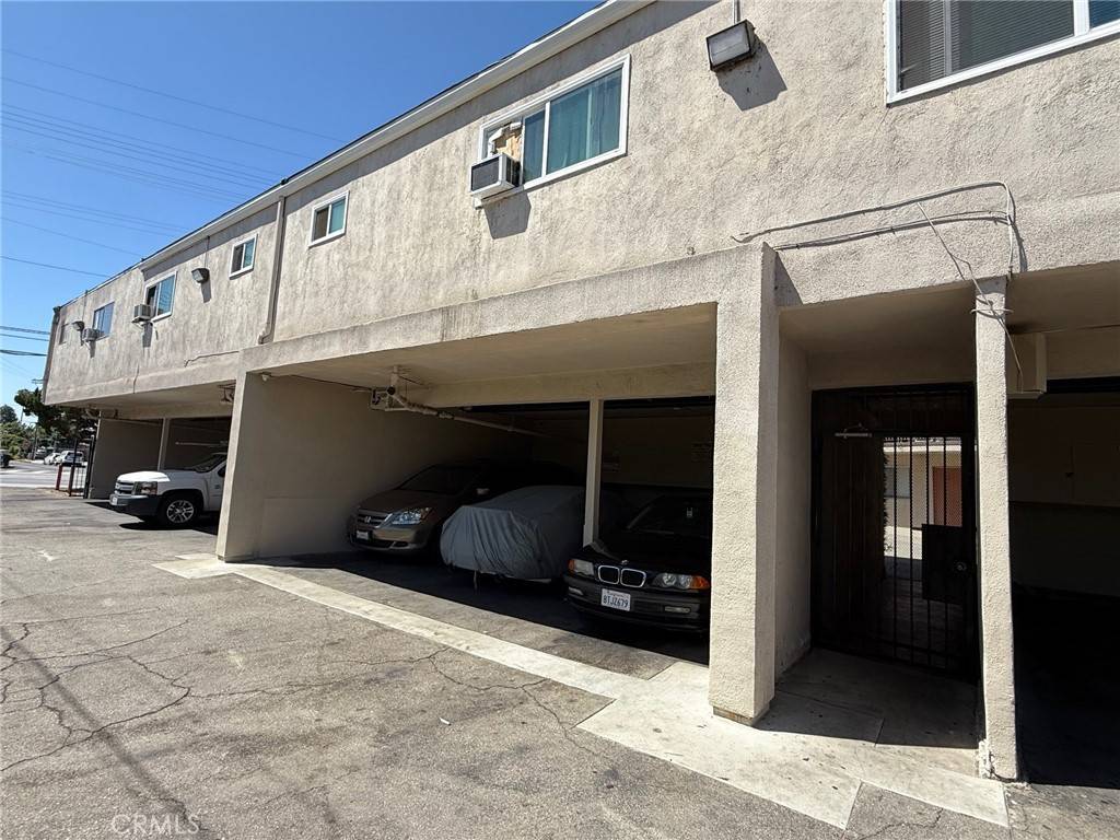 Van Nuys, CA 91405,6800 Varna AVE