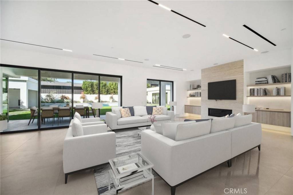 Encino, CA 91316,5321 Oak Park AVE