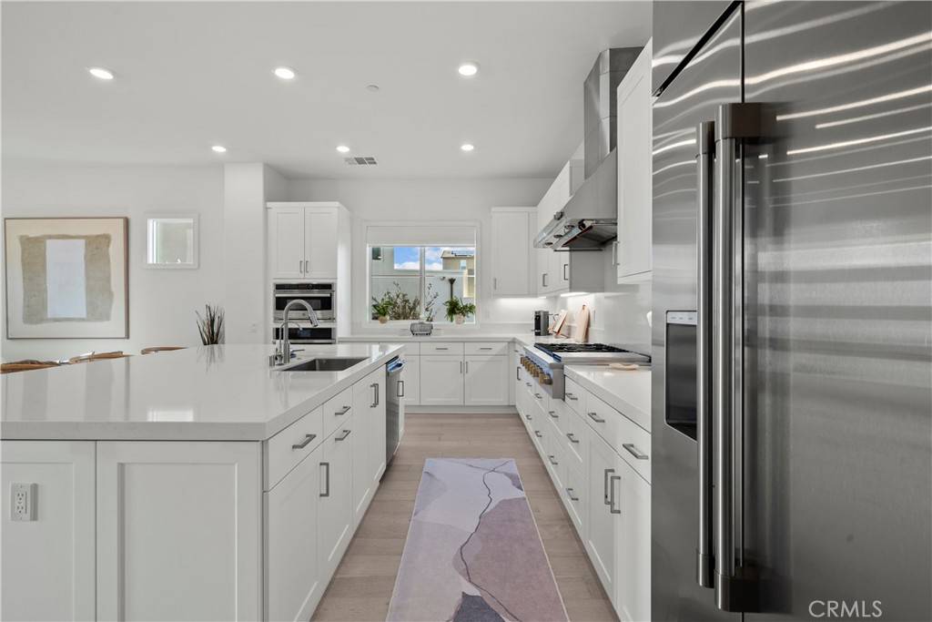 Valencia, CA 91381,27246 Bush Mallow CT