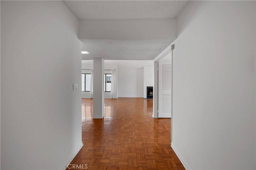 Glendale, CA 91202,1325 Valley View RD #308