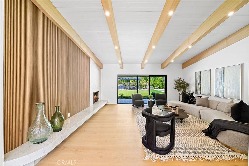 Tarzana, CA 91356,18839 La Amistad PL