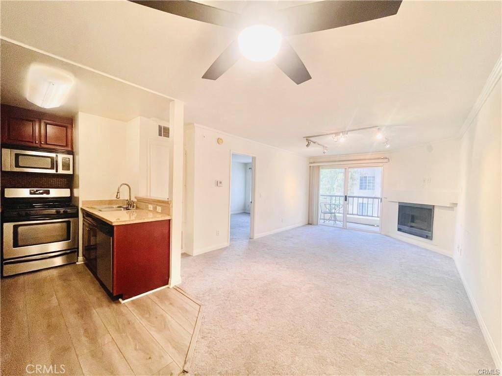 Woodland Hills, CA 91367,21500 Burbank BLVD #201