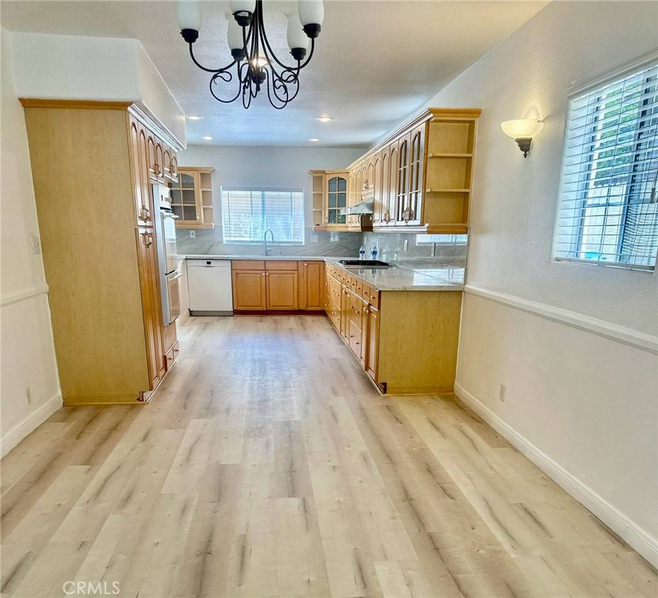 Woodland Hills, CA 91364,5358 Baza AVE
