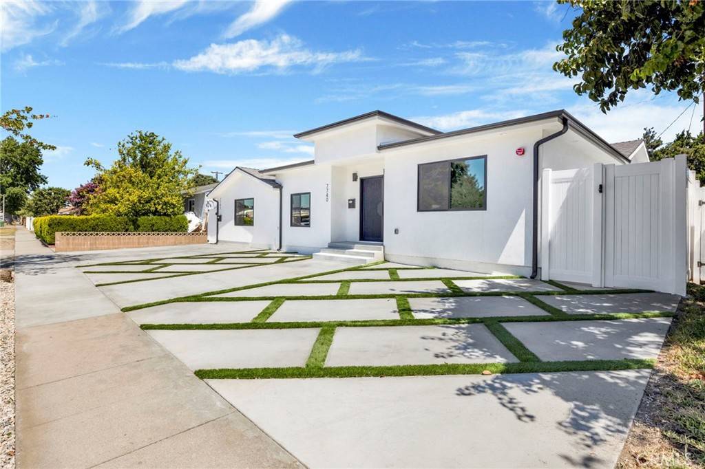 Panorama City, CA 91402,7740 Clearfield AVE