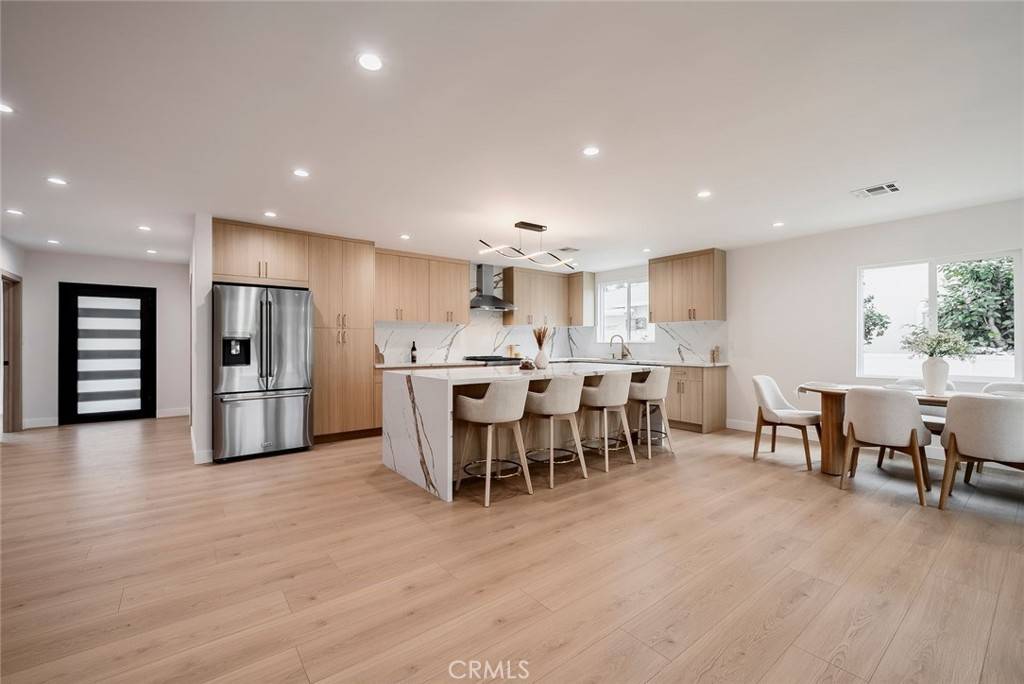 Van Nuys, CA 91405,14126 Runnymede ST