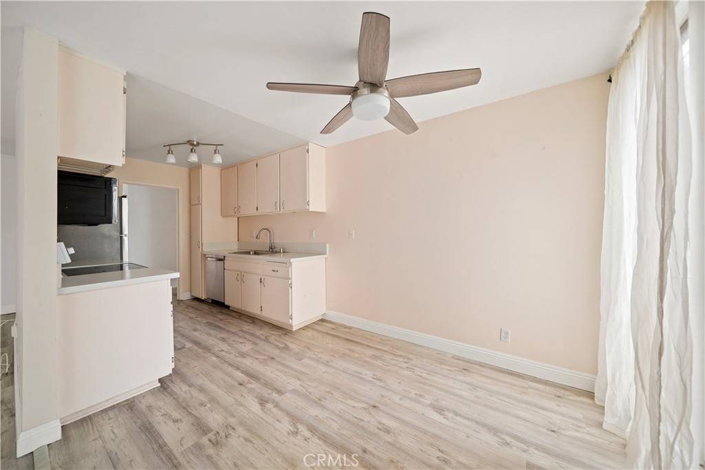 Ventura, CA 93003,3700 Dean DR #2106