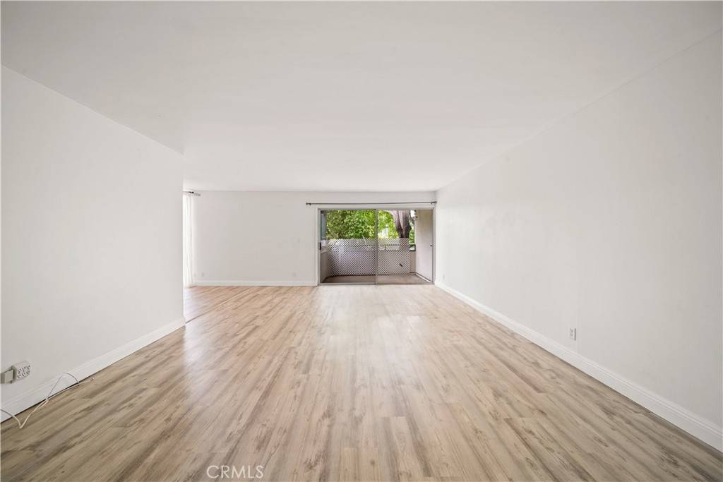 Ventura, CA 93003,3700 Dean DR #2106