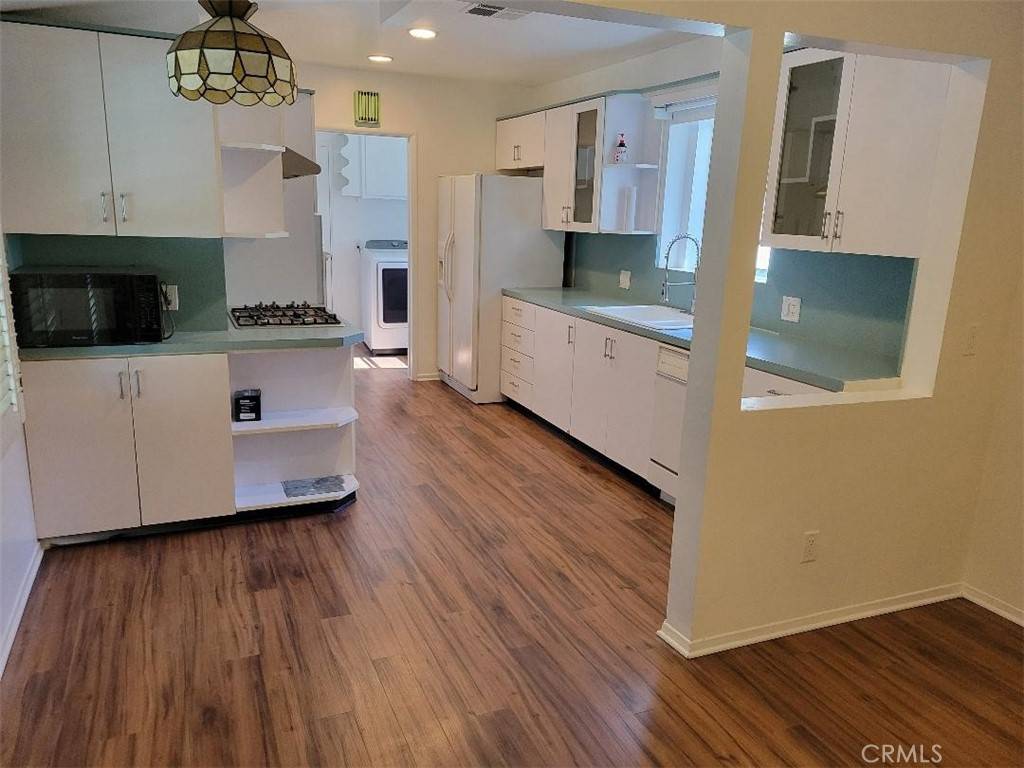 Winnetka, CA 91306,20412 Londelius ST