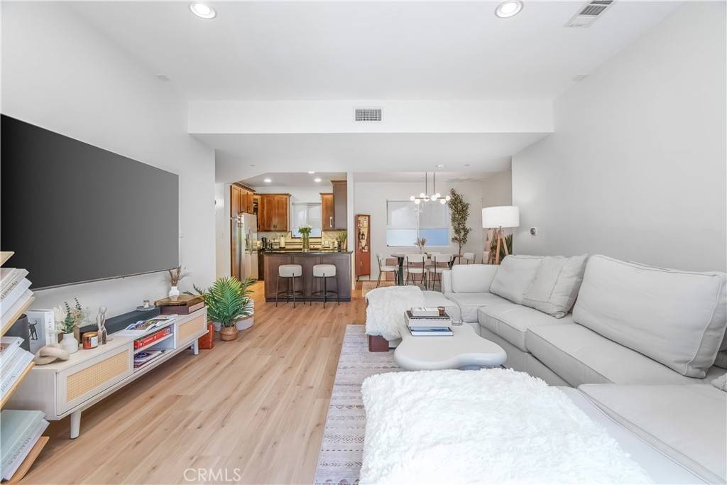 Studio City, CA 91604,4424 Whitsett AVE #113