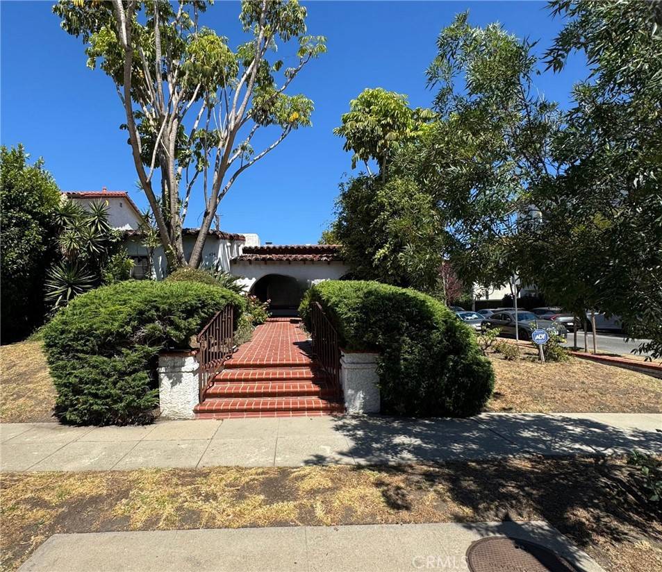 Beverly Hills, CA 90211,474 S Clark DR