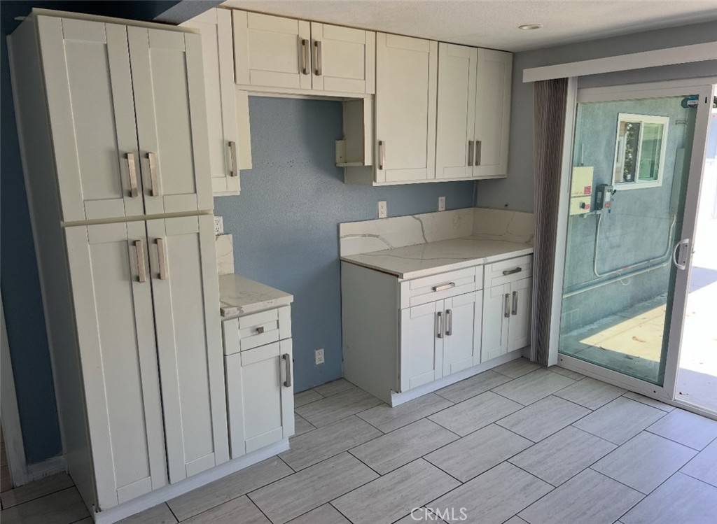 Los Angeles, CA 90044,731 W 99th ST