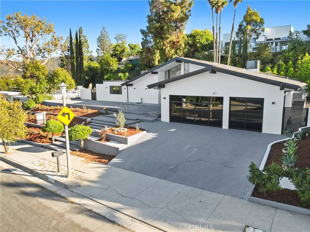 Encino, CA 91316,4230 Alonzo AVE