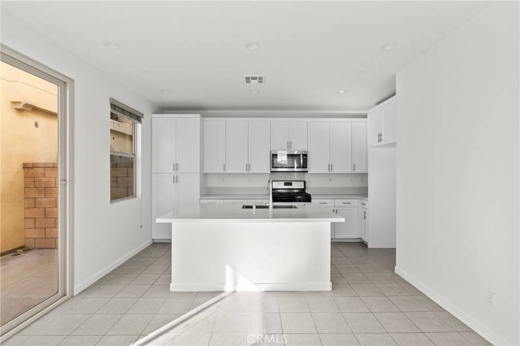Fontana, CA 92336,15992 Jamie LN #1