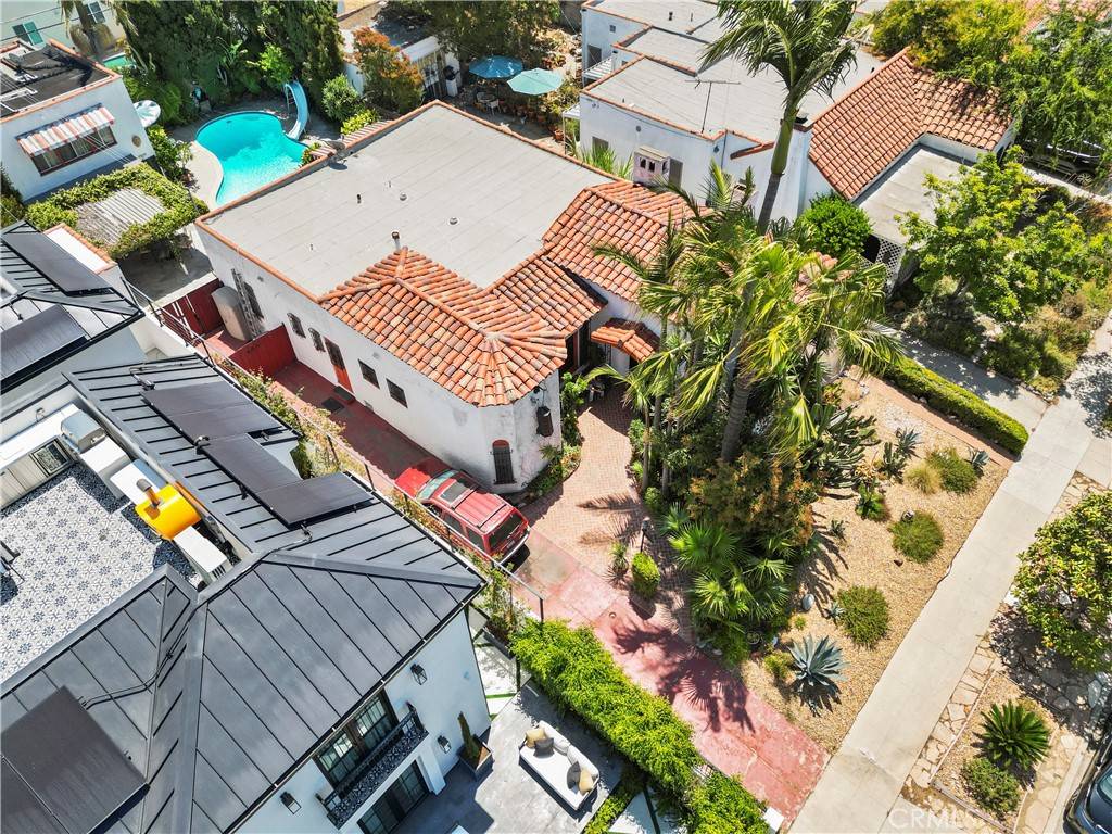 Los Angeles, CA 90036,458 N Formosa AVE
