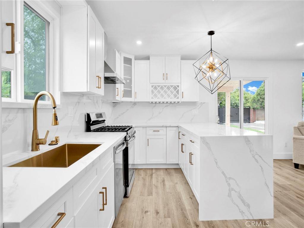 West Hills, CA 91307,7055 Falbrook AVE