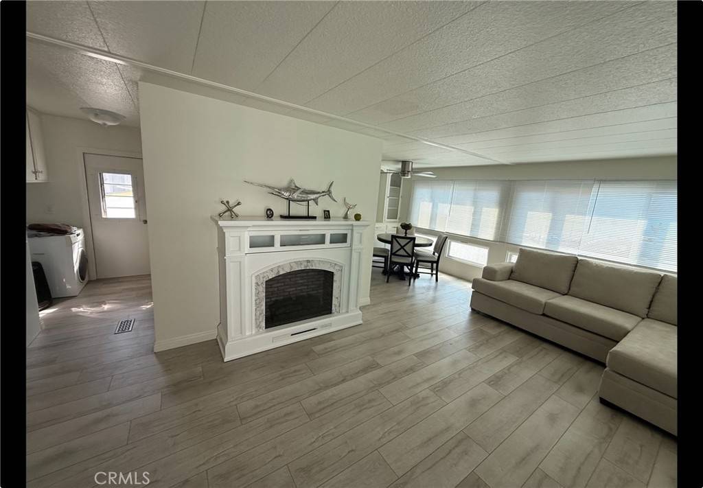 Van Nuys, CA 91407,7800 Balboa Blvd # 11