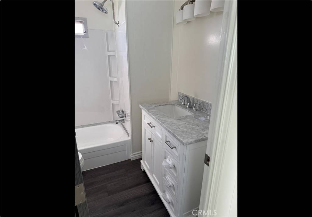 Van Nuys, CA 91407,7800 Balboa Blvd # 11