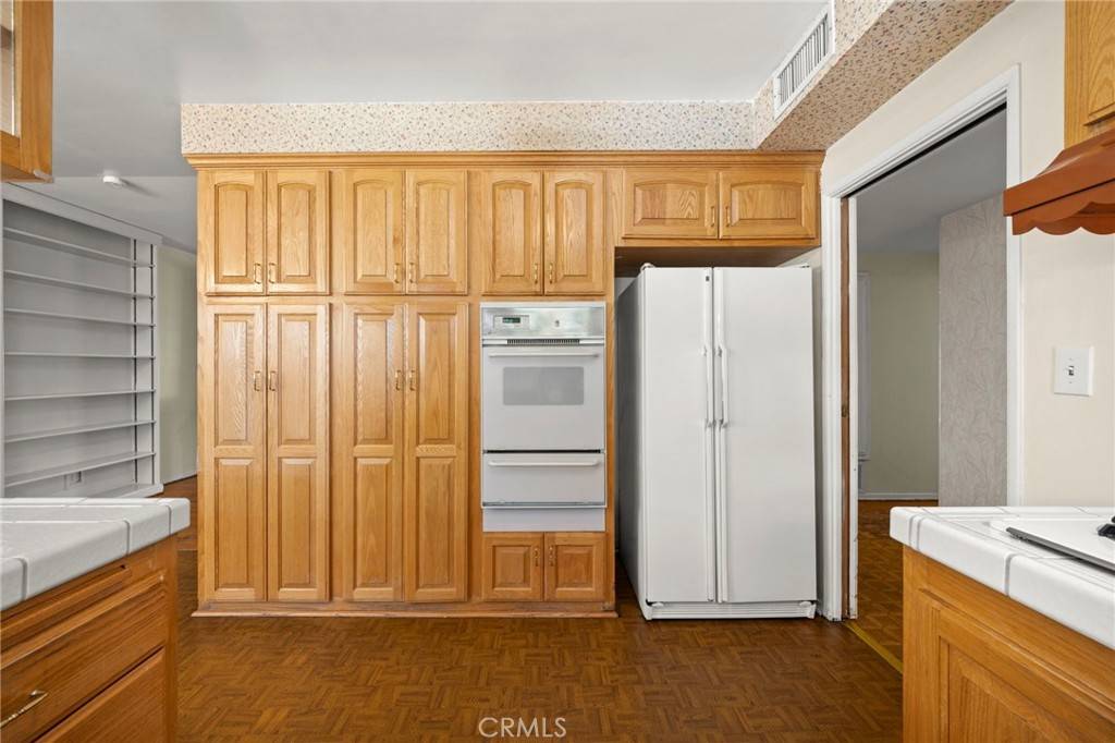 Northridge, CA 91324,18638 Calahan ST