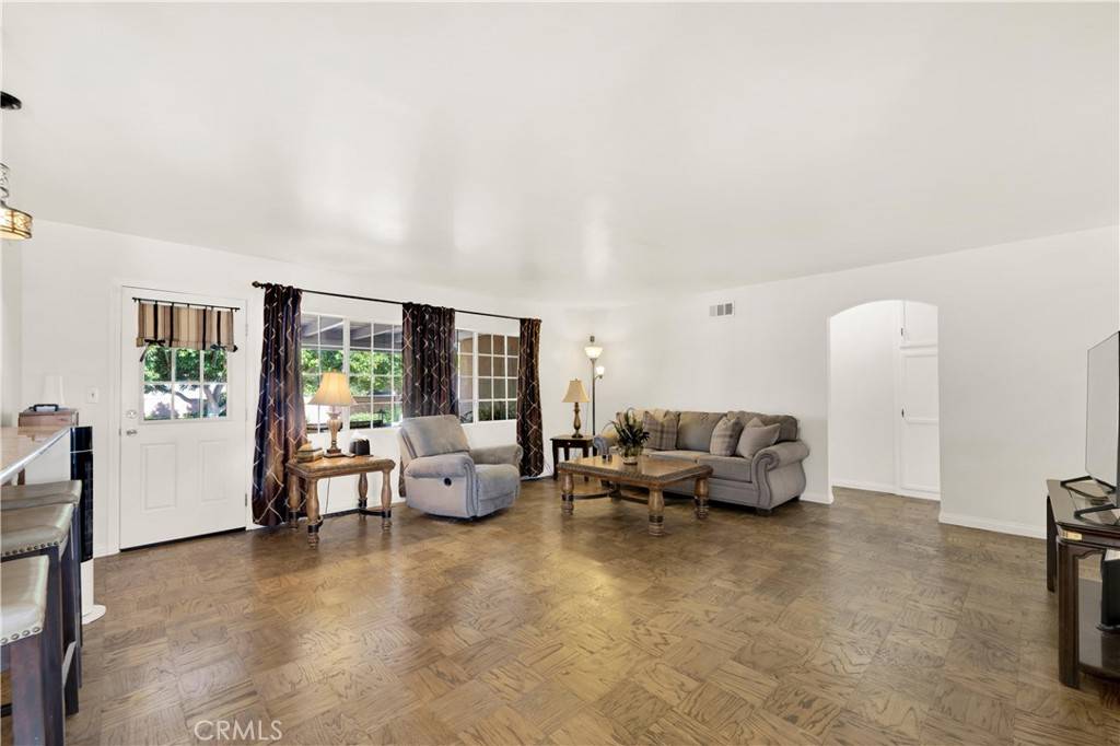 Chatsworth, CA 91311,9938 Mason AVE