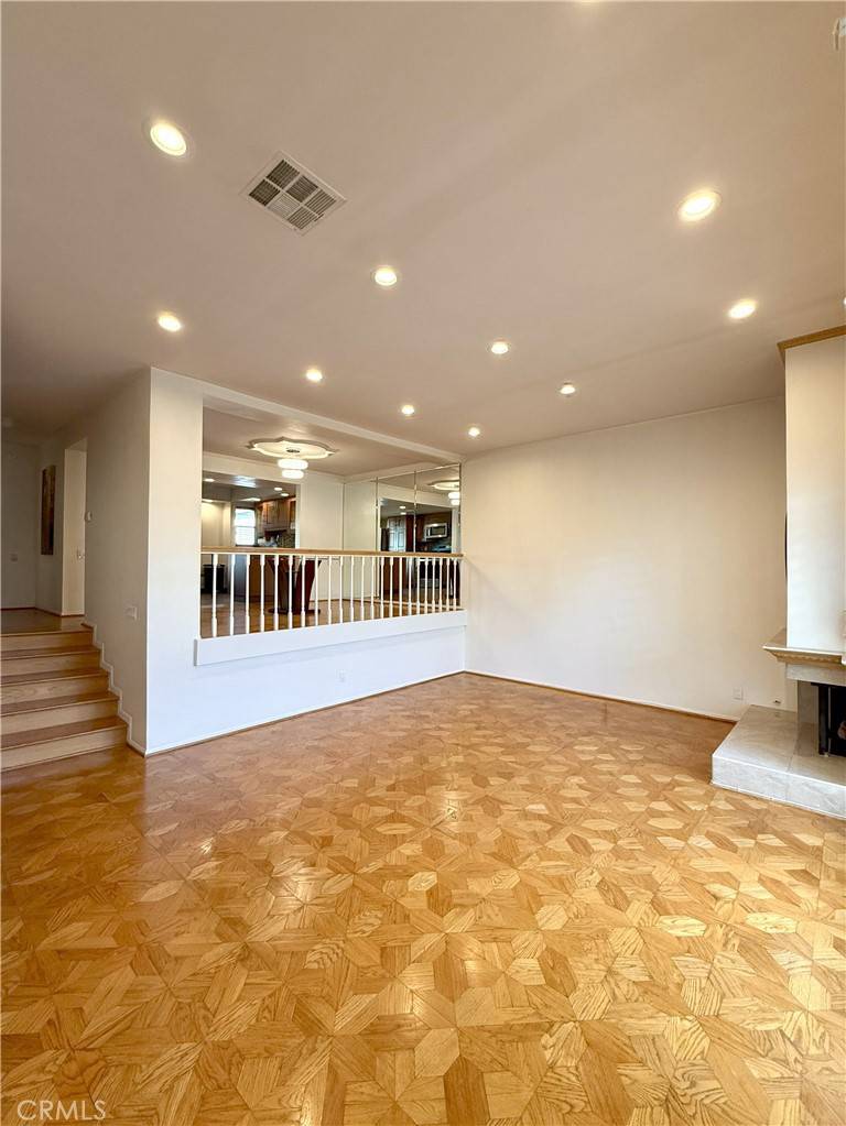 Encino, CA 91316,5216 Lindley AVE #2