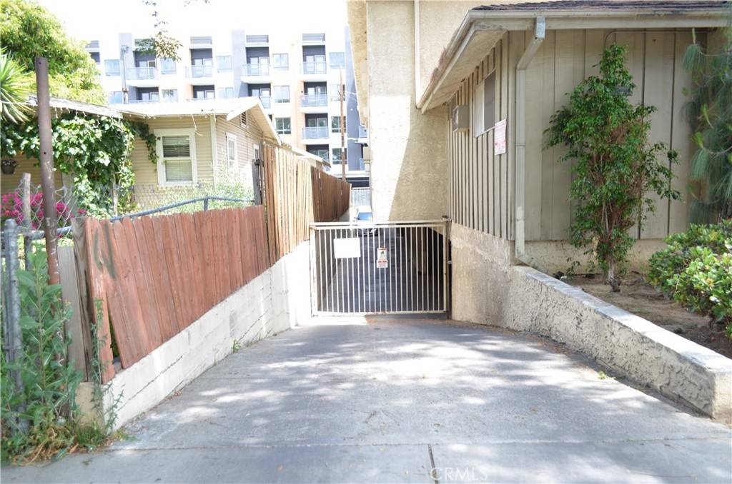 Canoga Park, CA 91303,7028 Alabama AVE