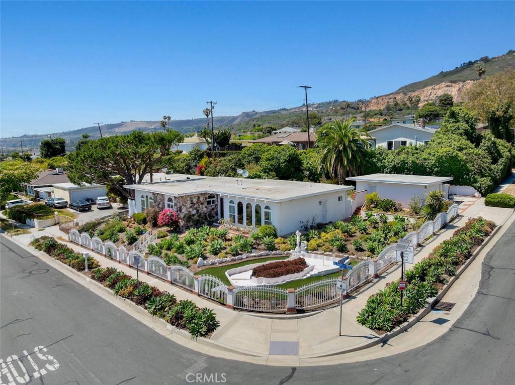 Rancho Palos Verdes, CA 90275,3905 Palos Verdes DR S