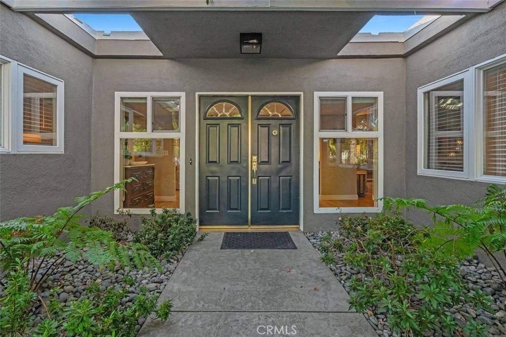Woodland Hills, CA 91367,6207 Capistrano AVE