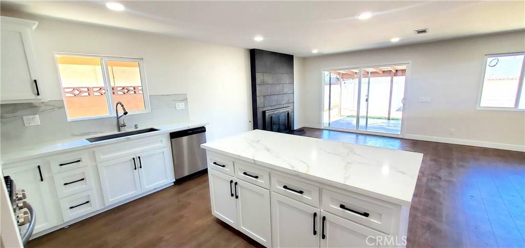 Palmdale, CA 93550,133 E Avenue Q4