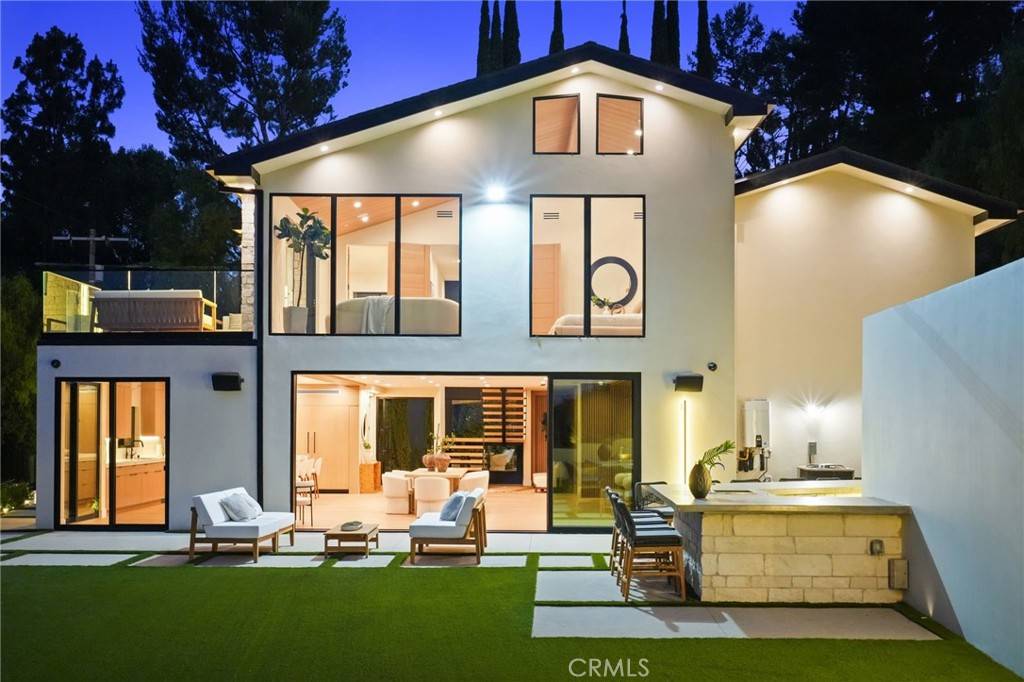 Encino, CA 91316,4551 Alonzo avenue