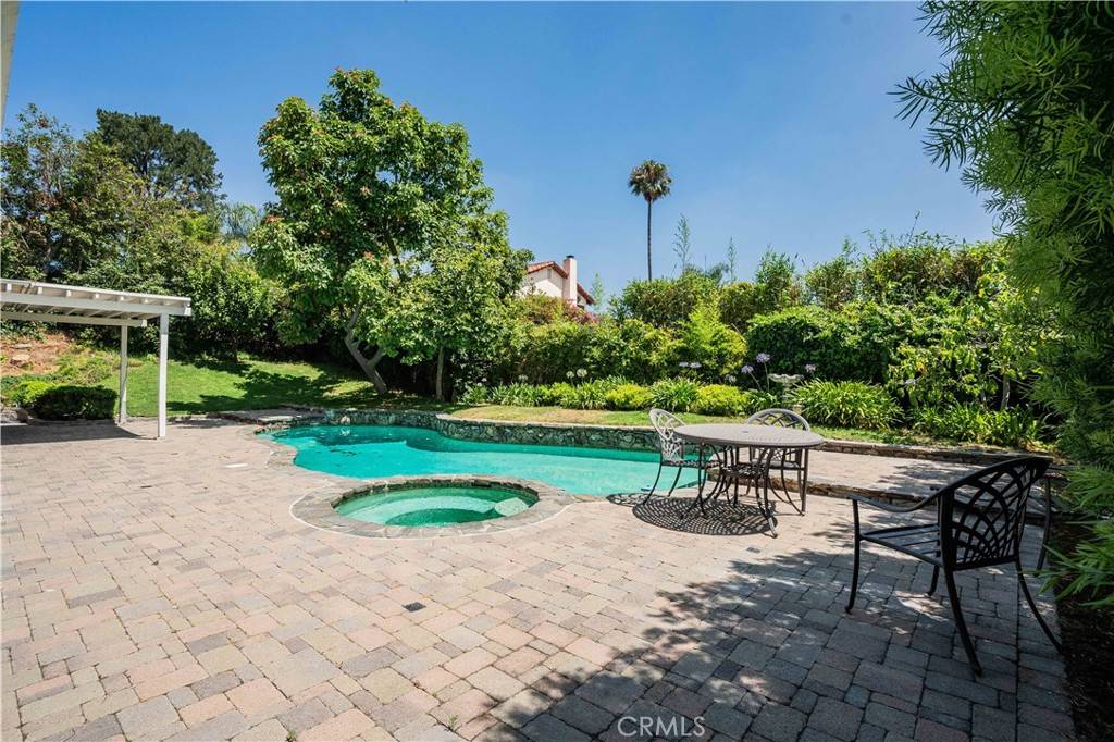 Los Angeles, CA 90046,2396 Venus DR