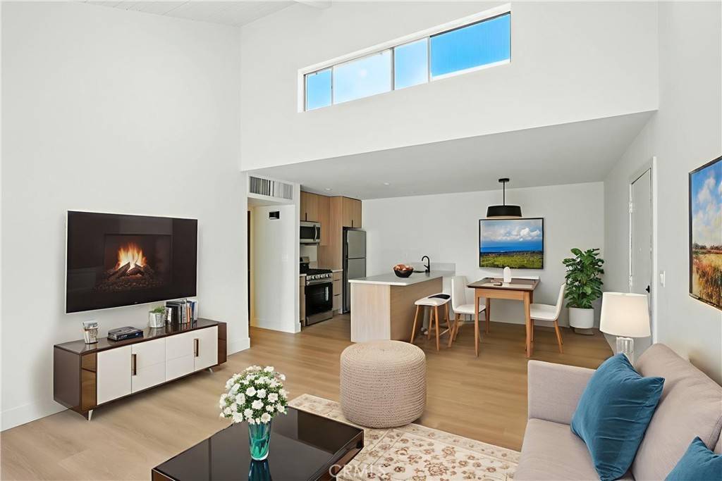 Canoga Park, CA 91304,8601 International AVE #233