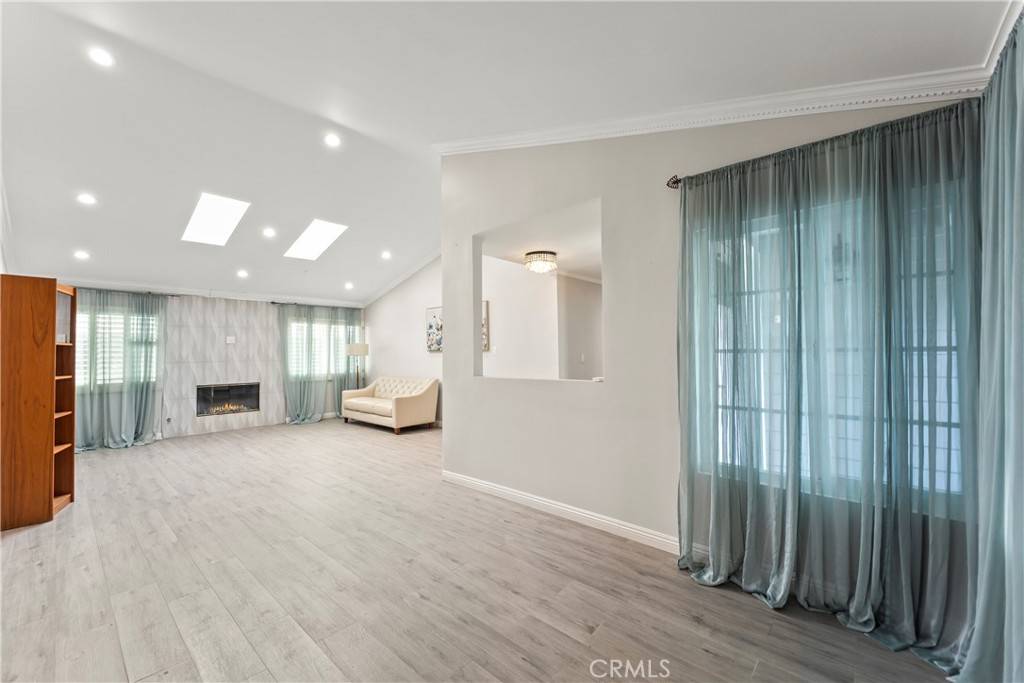 West Hills, CA 91307,7007 Royer AVE