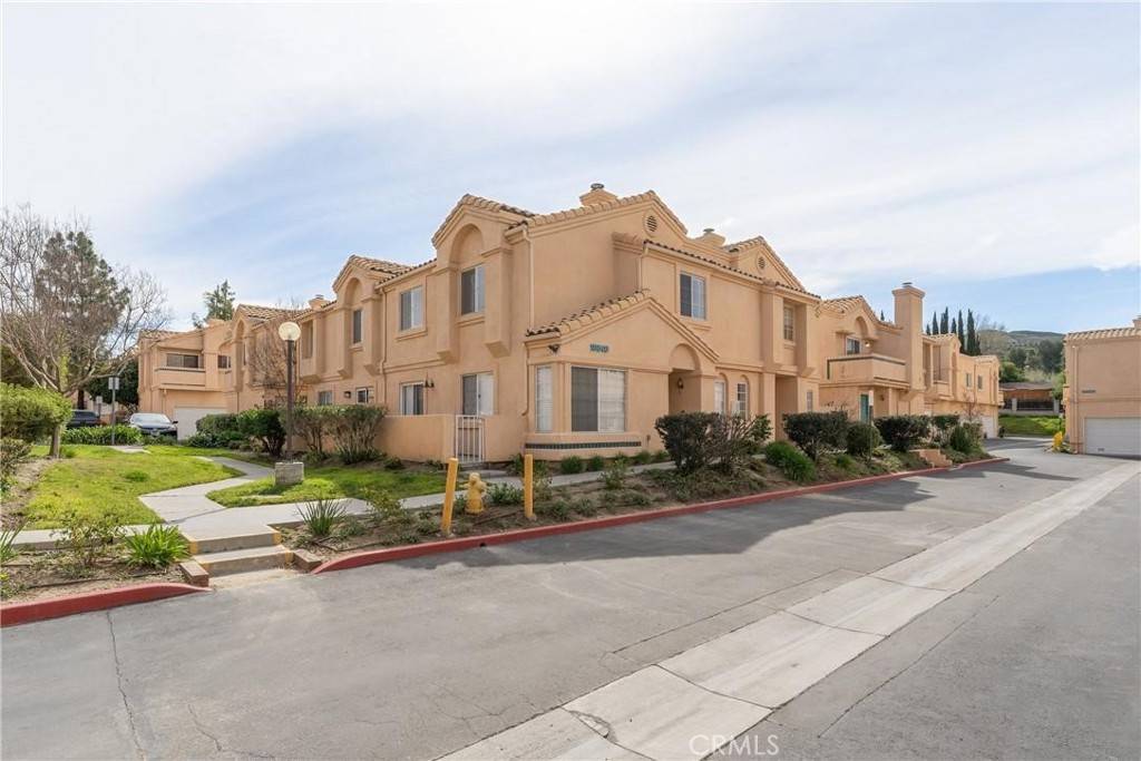 Newhall, CA 91321,18840 Vista Del Canon #A
