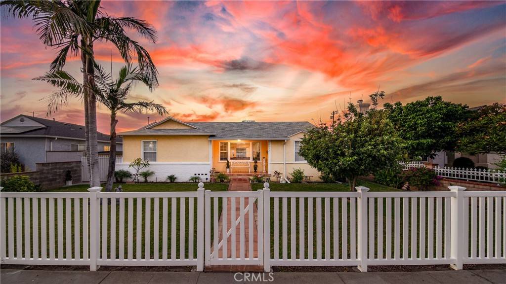 Granada Hills, CA 91344,16053 Devonshire ST