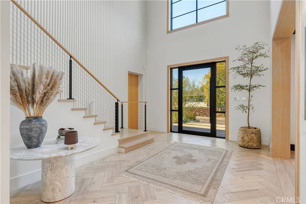 Encino, CA 91436,4050 Contera RD