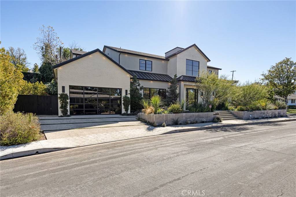 Encino, CA 91436,4050 Contera RD