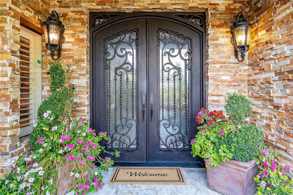 Woodland Hills, CA 91364,5005 Delita PL