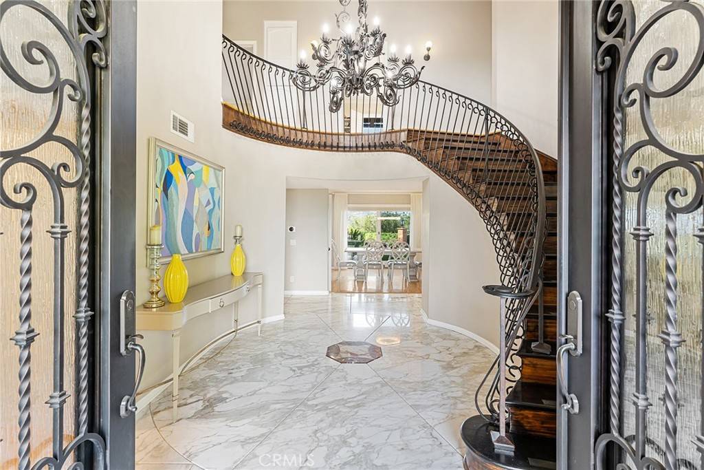 Woodland Hills, CA 91364,5005 Delita PL
