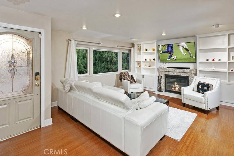 West Hills, CA 91304,7900 Vicki AVE