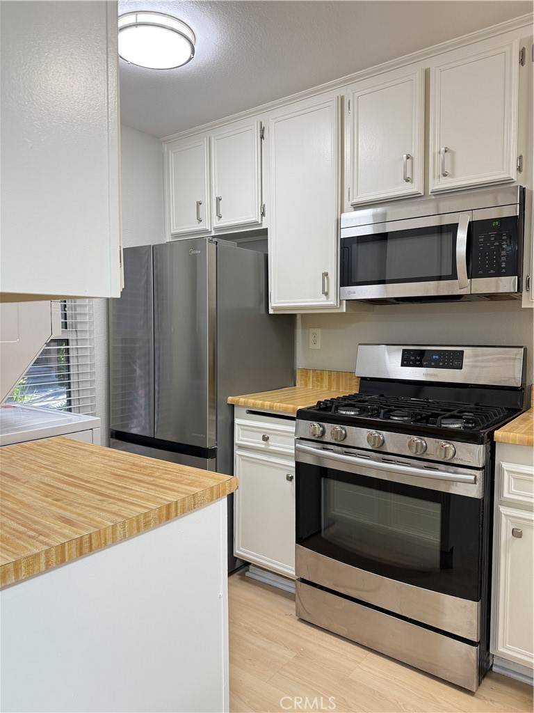 Canoga Park, CA 91303,7101 Farralone AVE #131