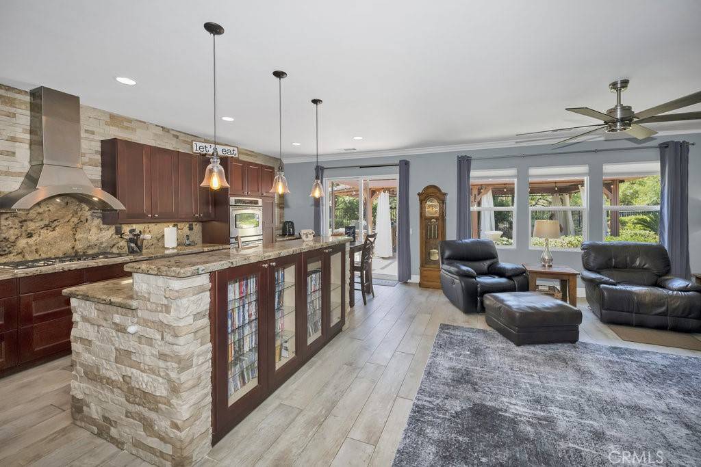 Castaic, CA 91384,30117 GALBRETH CT