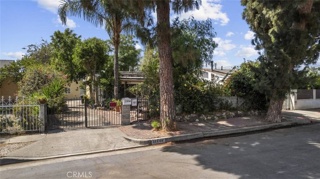 North Hollywood, CA 91606,11744 Welby WAY