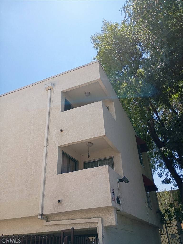 Tarzana, CA 91356,5644 Yolanda AVE #3