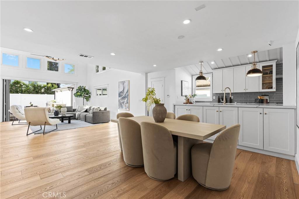 Sherman Oaks, CA 91423,12947 La Maida ST