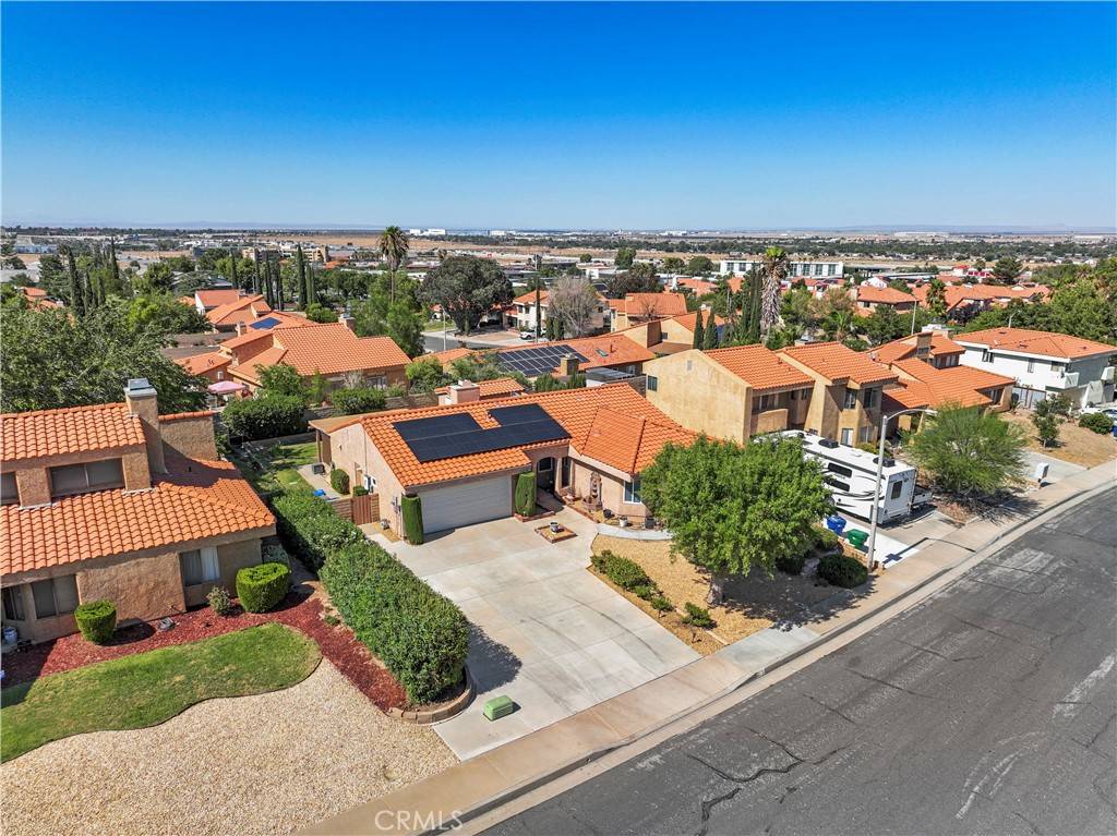 Palmdale, CA 93551,523 W Avenue Q10