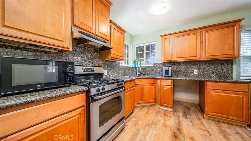 San Fernando, CA 91345,10980 Burnet AVE