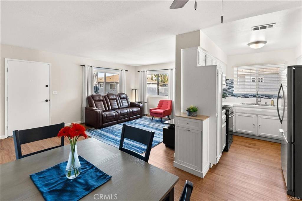 Saugus, CA 91350,20707 Dot ST