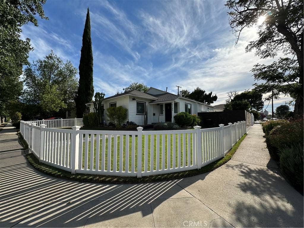 Encino, CA 91316,5785 Bertrand AVE
