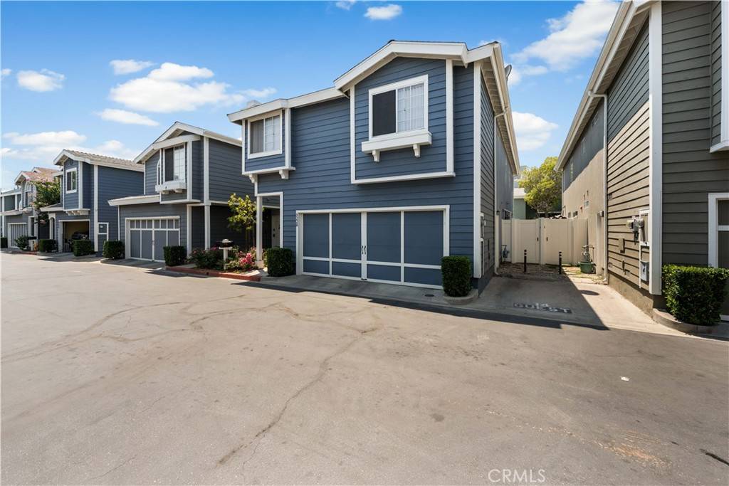 North Hills, CA 91343,9228 Ventana LN