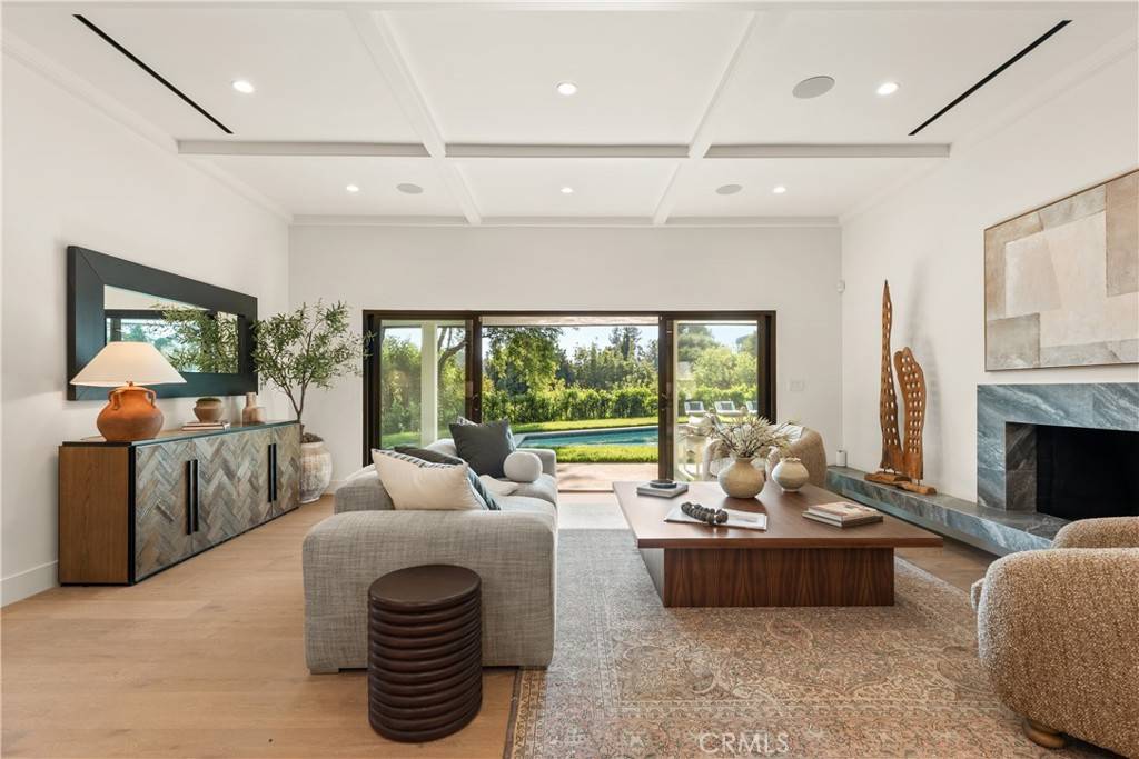 Encino, CA 91436,4041 Sapphire DR